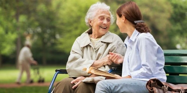 Cuidado de personas mayores y dependientes a domicilio Senniors Albacete